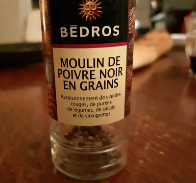 moulin de poivre noir en grain