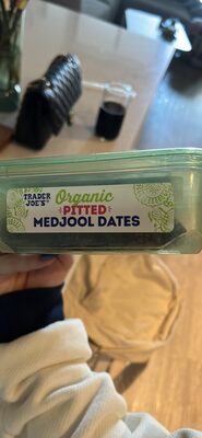 Organic Pitted Medjool Dates front packaging