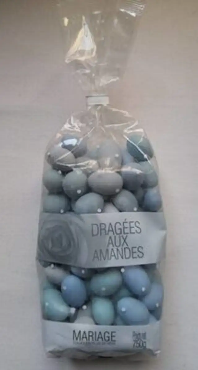 Dragées aux amandes (bleu)