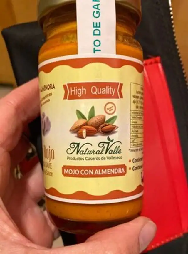 Mojo con almendra