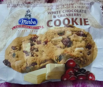 white chocolate & cranberry cookie