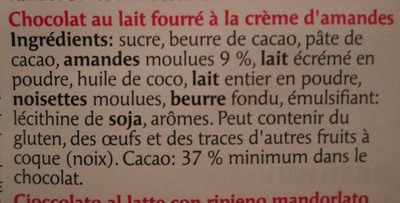 chocolat au lait fourré à la crème d'amandes