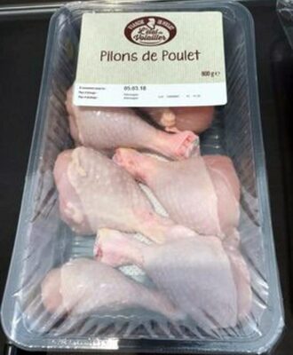 Pilons de poulet avec peau front packaging