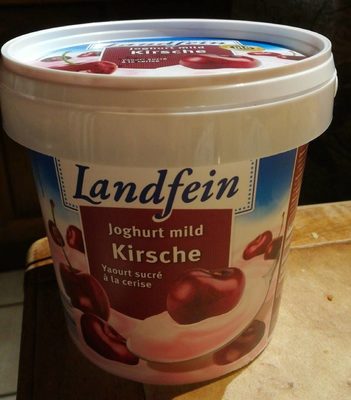Yaourt sucré à la cerise