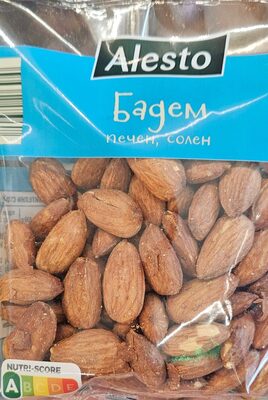 Печени и осолени бадеми