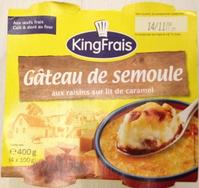 Gâteau de semoule aux raisins sur lit de caramel