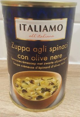 Soupe aux épinards avec des olives noires