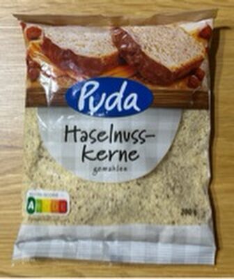 Haselnusskerne gemahlen