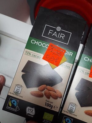 Chocolat noir bio aux éclats d'amande front packaging