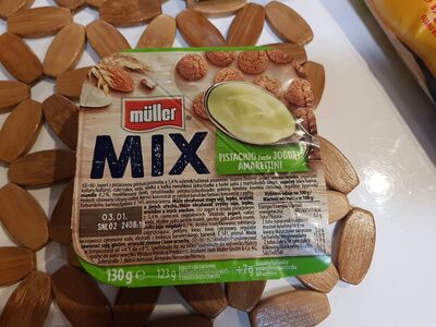 müller MIX pistachio taste jogurt amarettini