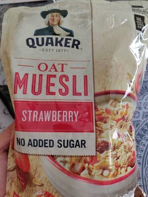 Oat muesli strawberry front packaging