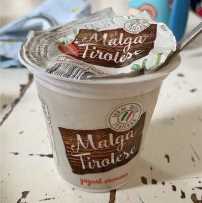 Yogurt cremoso con frutta frullata