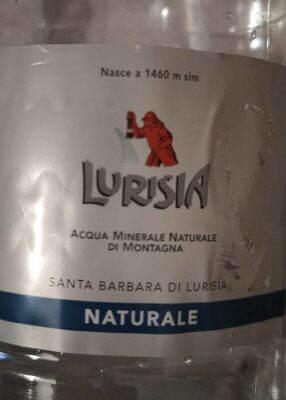 Acqua minerale naturale di montagna