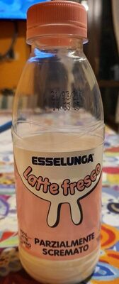 Latte fresco parzialmente scremato