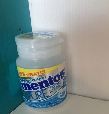 Mentos Pure White front packaging
