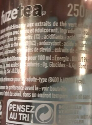 FuzeTea Thé vert glacé saveur mangue & camomille nutrition facts table