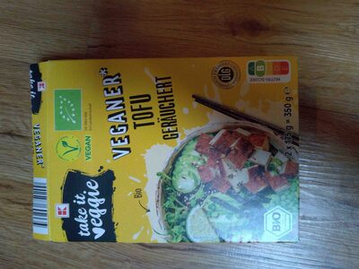 Veganer Tofu geräuchert