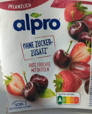 Rote Früchte mit Datteln