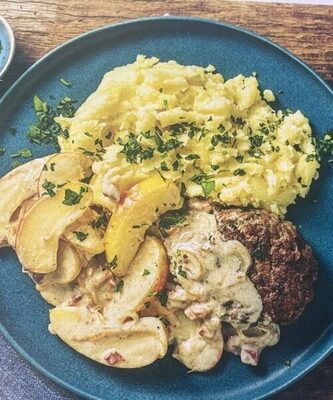 Boulette mit Speck Sauce und kartoffelstampf