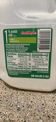 1% lowfat milk front packaging