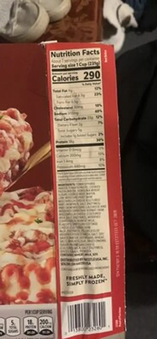 Classic Lasagna with Meat & Sauce nutrition facts table
