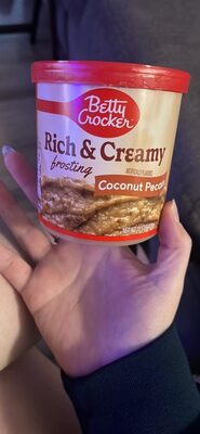 Rich & Creamy frosting Coconut Pecan front packaging