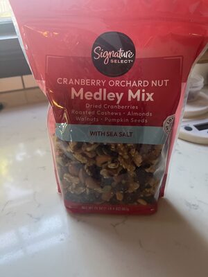 Cran berry orchard nut medley mix