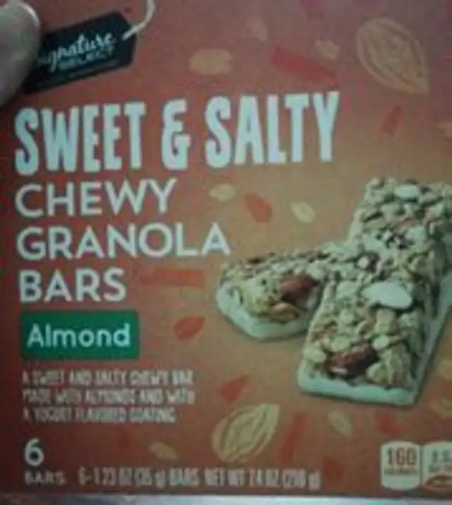 Signature Select Sweet & salty almond chewy granola bars