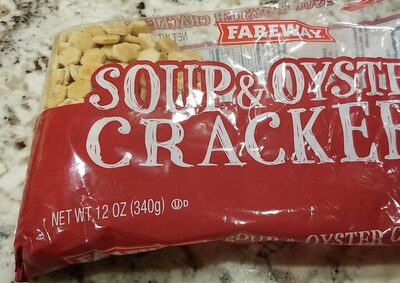 Soup and oyster crackers