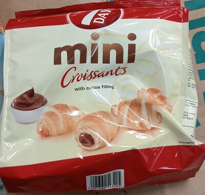 Mini croissants with coca filling