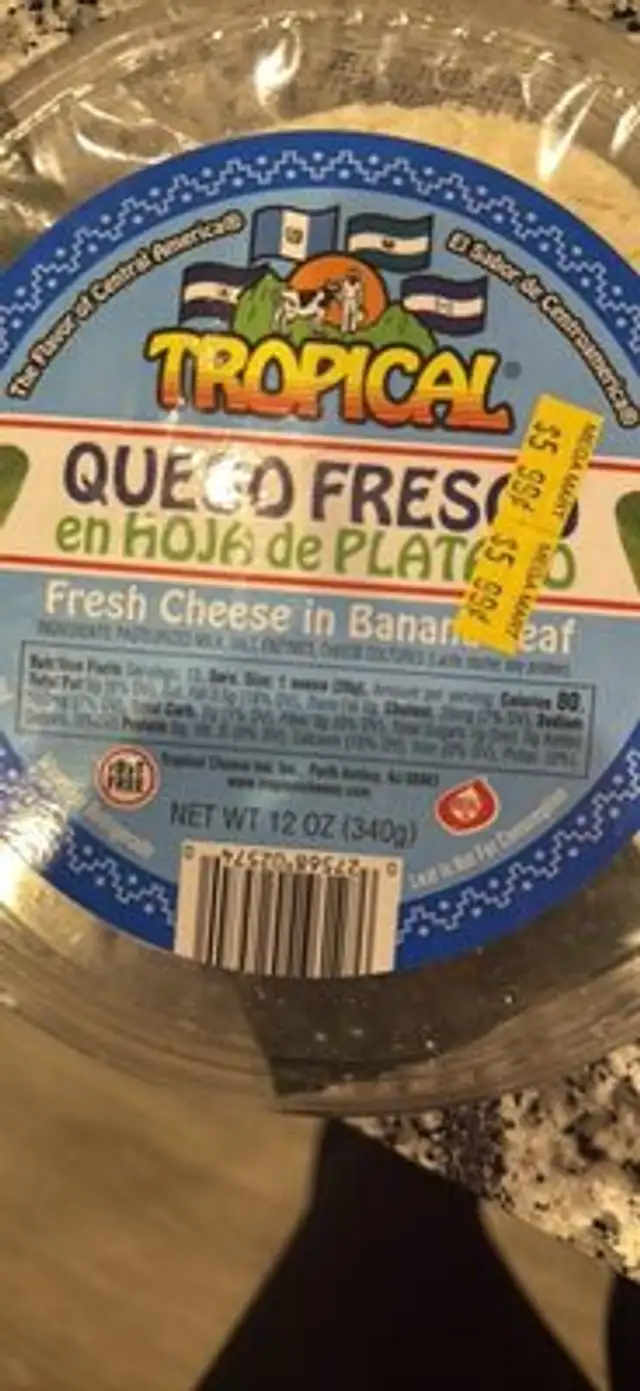 QUESO FRESCO en Hoja de PLATANO nutrition facts table