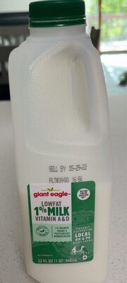 1% lowfat milk front packaging