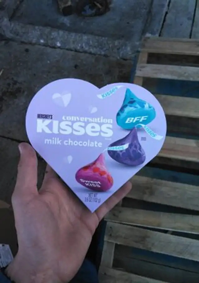kisses