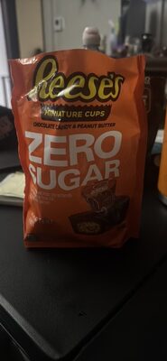 MINIATURE CUPS Chocolate Candy & Peanut Butter