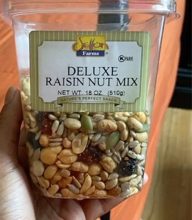 Deluxe raisin nut mix