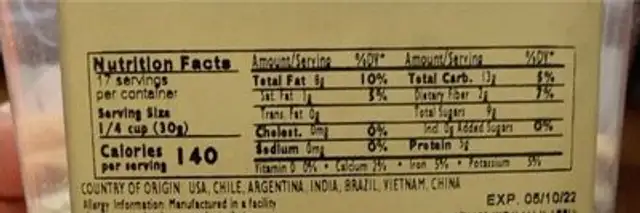 Deluxe raisin nut mix nutrition facts table