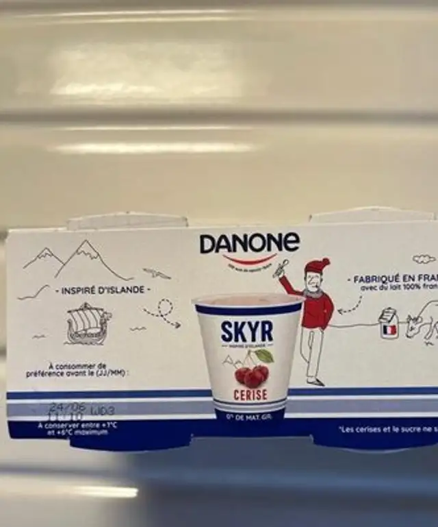 Skyr Cerise front packaging