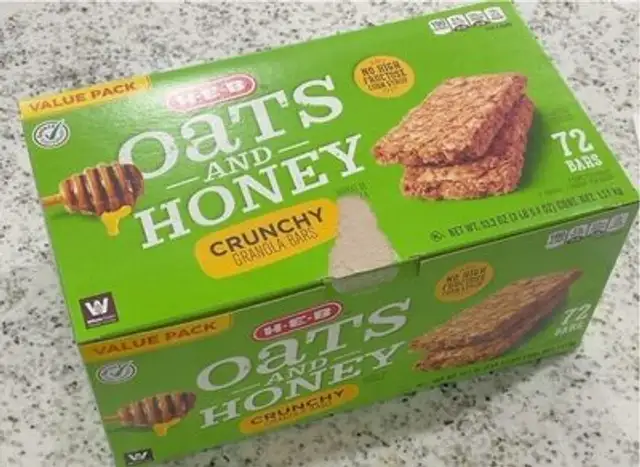 Oats and honey crunchy granols bars front packaging