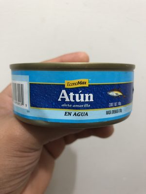 Atún aleta amarilla en agua