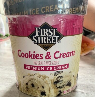 First street cookies & cream premium ice cream
