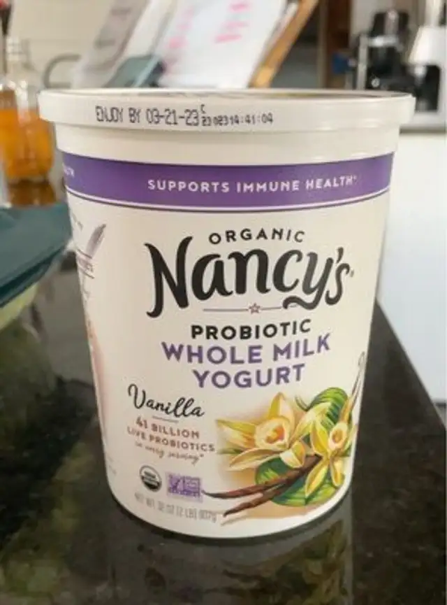 Organic Whole Milk Yogurt Vanilla front packaging