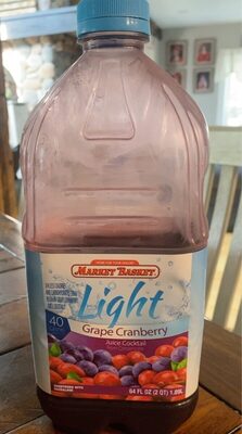 Light grape cranberry juice cocktail from concentrate