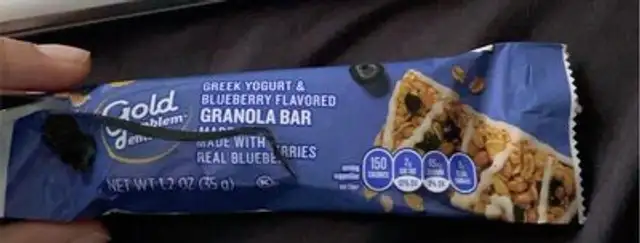 Greek yogurt and blueberry flavored granola bar