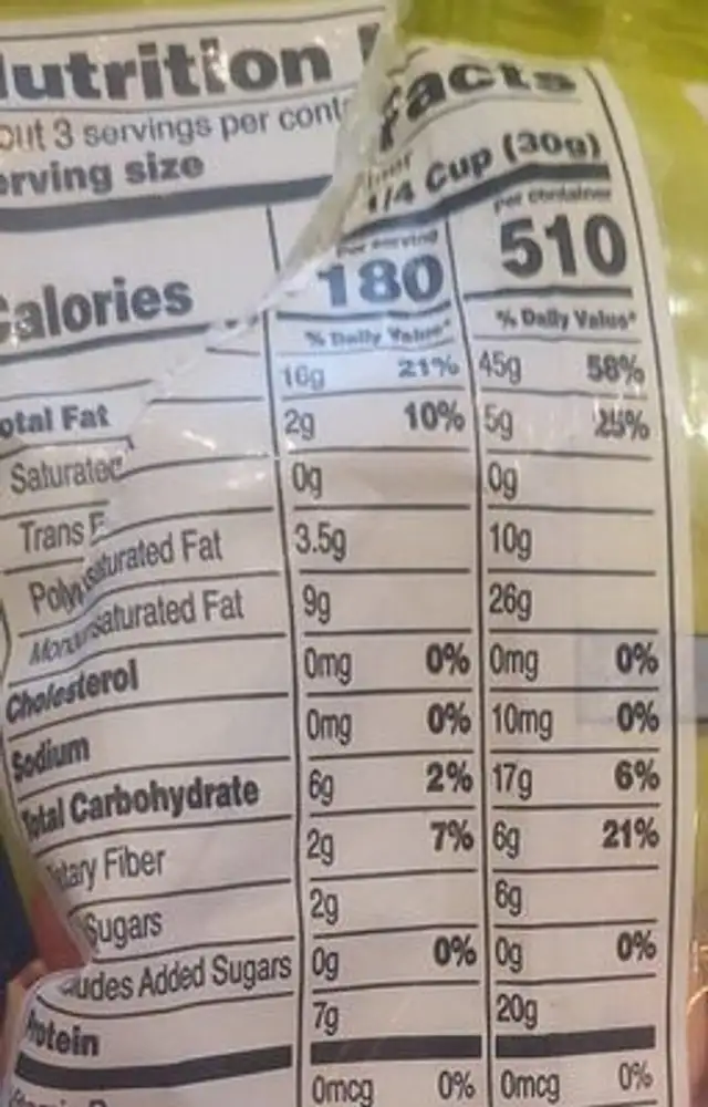 Deluxe Mixed nuts nutrition facts table