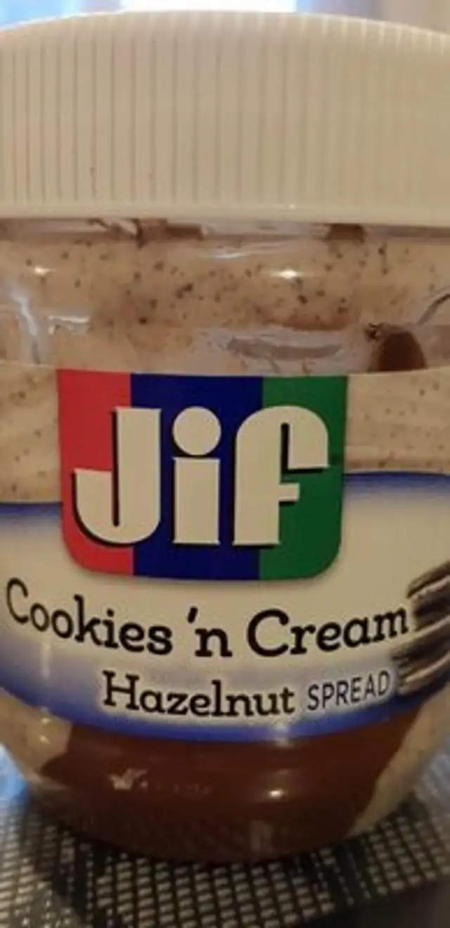 Jif Cookies N Cream and Hazelnut Pate à Tartinner ingredients label