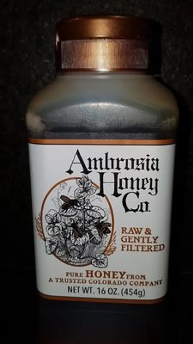Raw & gently filtered pure honey