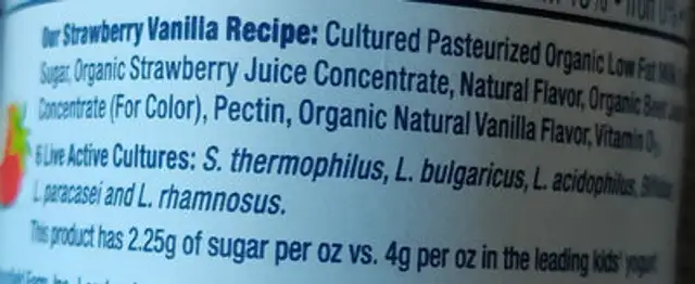 Organic Kids Strawberry Vanilla Lowfat Yogurt Cup ingredients label