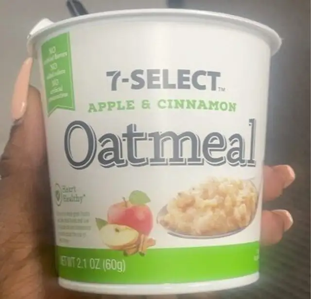 Apple $ cinnamon oatmeal