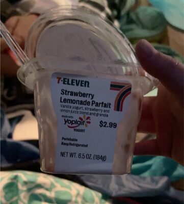 Parfait strawberry lemonade