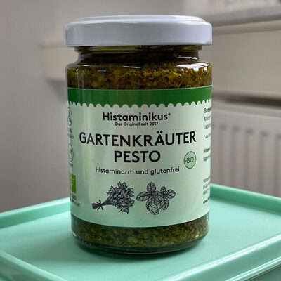 Gartenkräuter Pesto